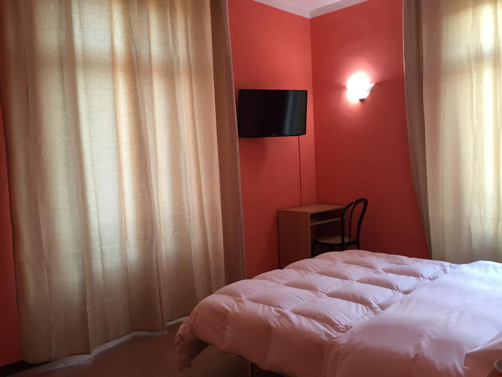 Al 182 Hotel Fornaci di Barga Стая снимка